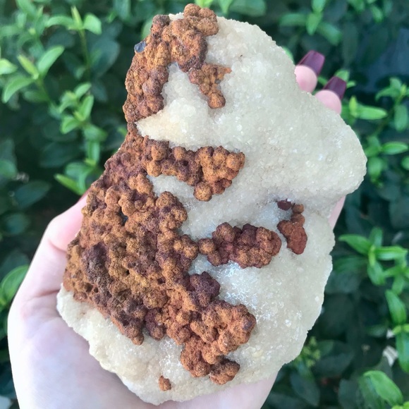 Druzy Quartz w/ Rust Formation!🧡 - Picture 2 of 5